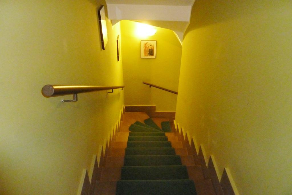 Hotel Sutrium Zewnętrze zdjęcie