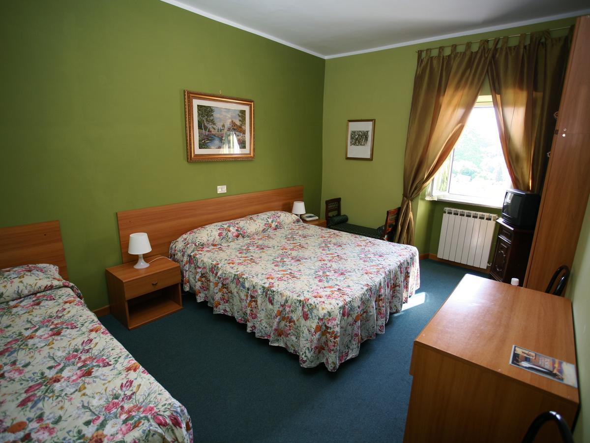 Hotel Sutrium Zewnętrze zdjęcie